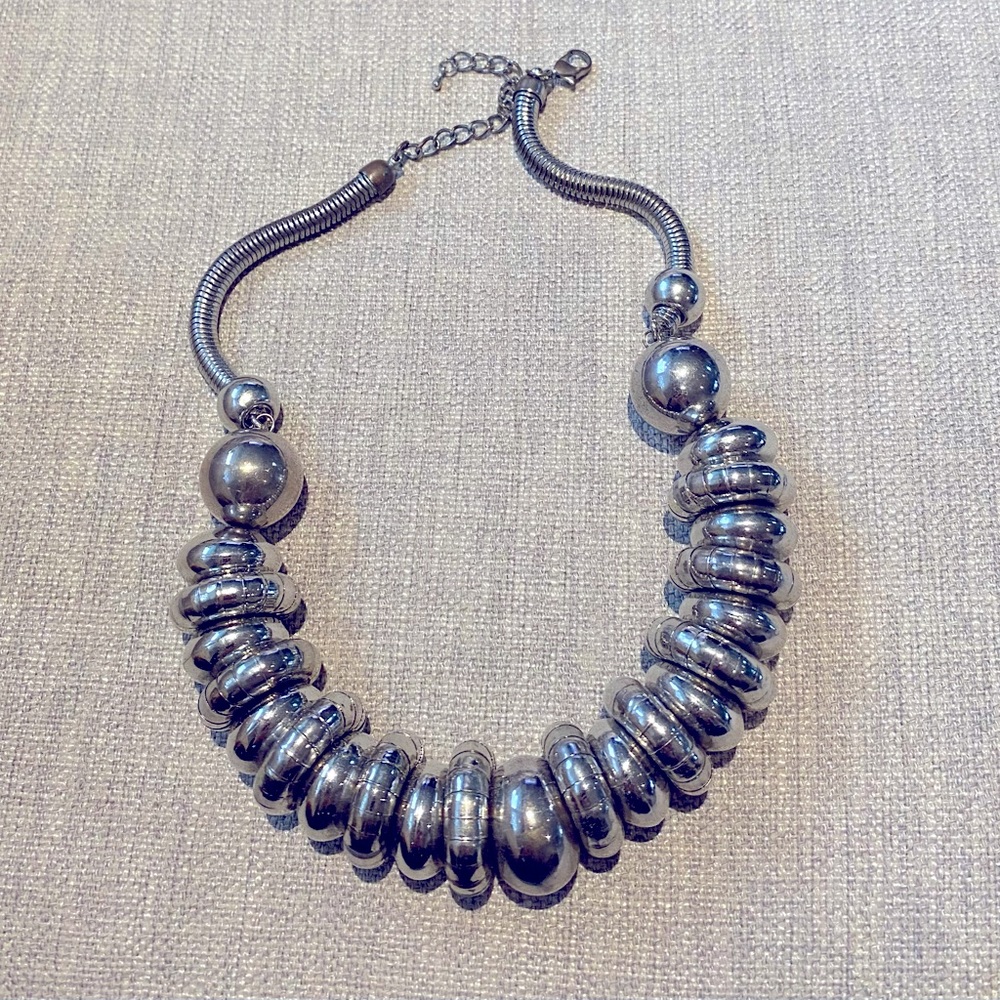 Beautiful chunky beaded necklace